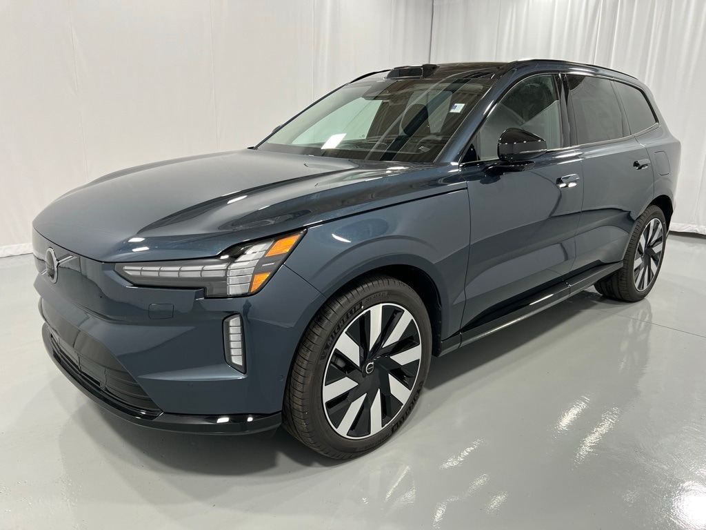 2025 Volvo EX90 Ultra's photo