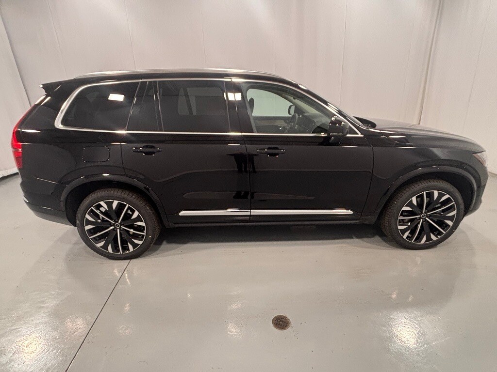 2026 Volvo XC90 Plus photo 3