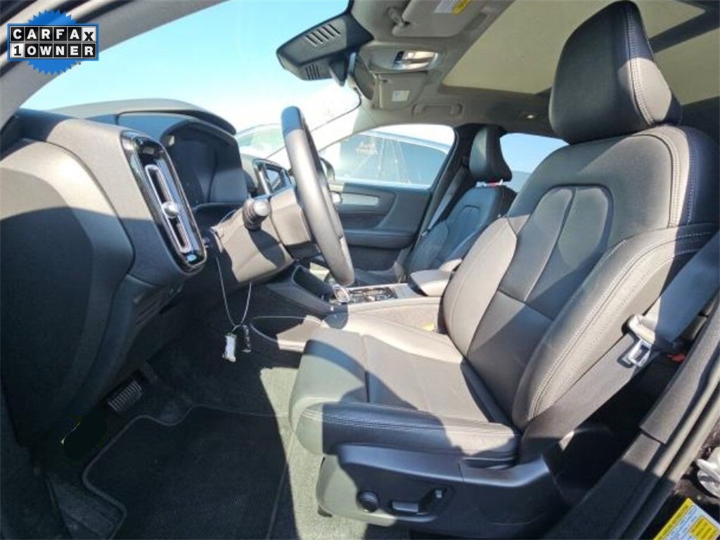 Used 2025 Volvo XC40 B5 Plus Dark Theme SUV