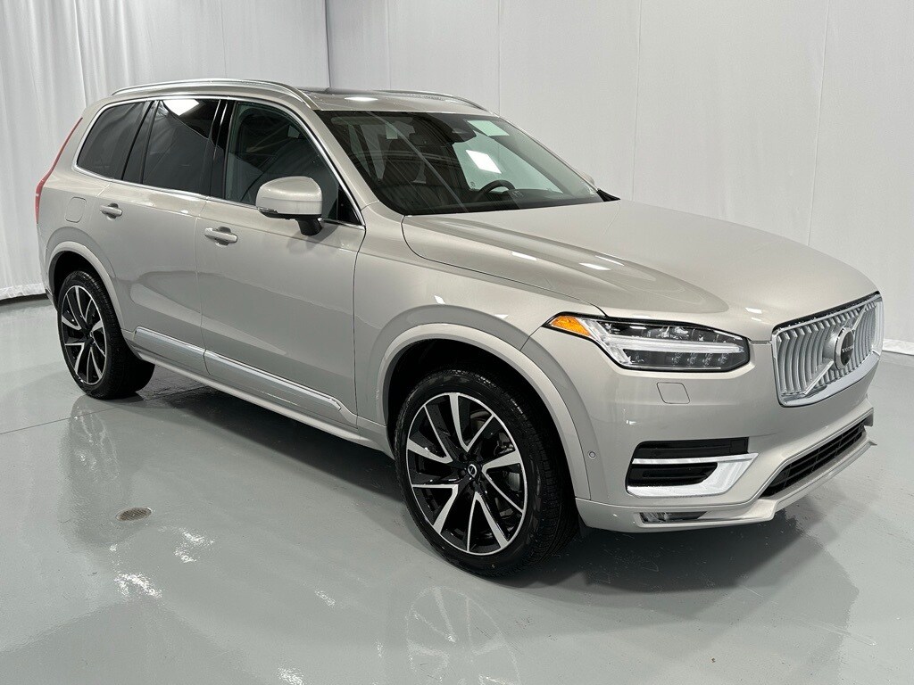 2025 Volvo XC90 B5 Plus photo 4
