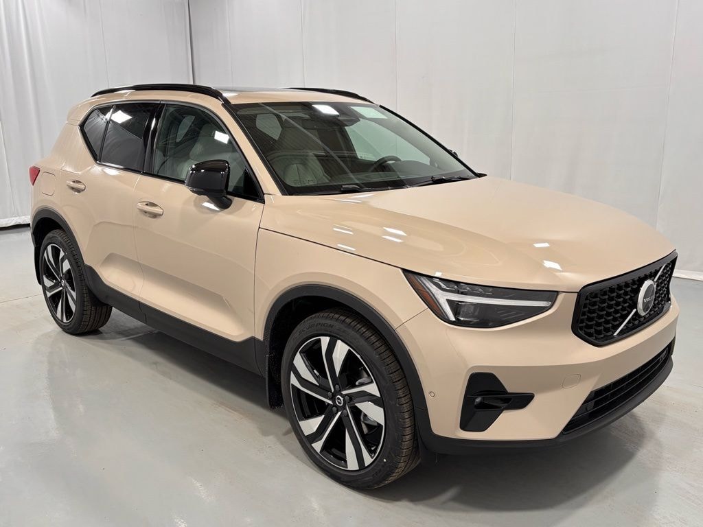New 2026 Volvo XC40 B5 Plus SUV