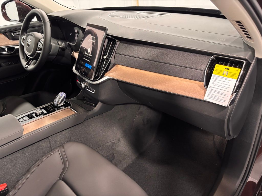 2026 Volvo XC90 Plus - Photo 15