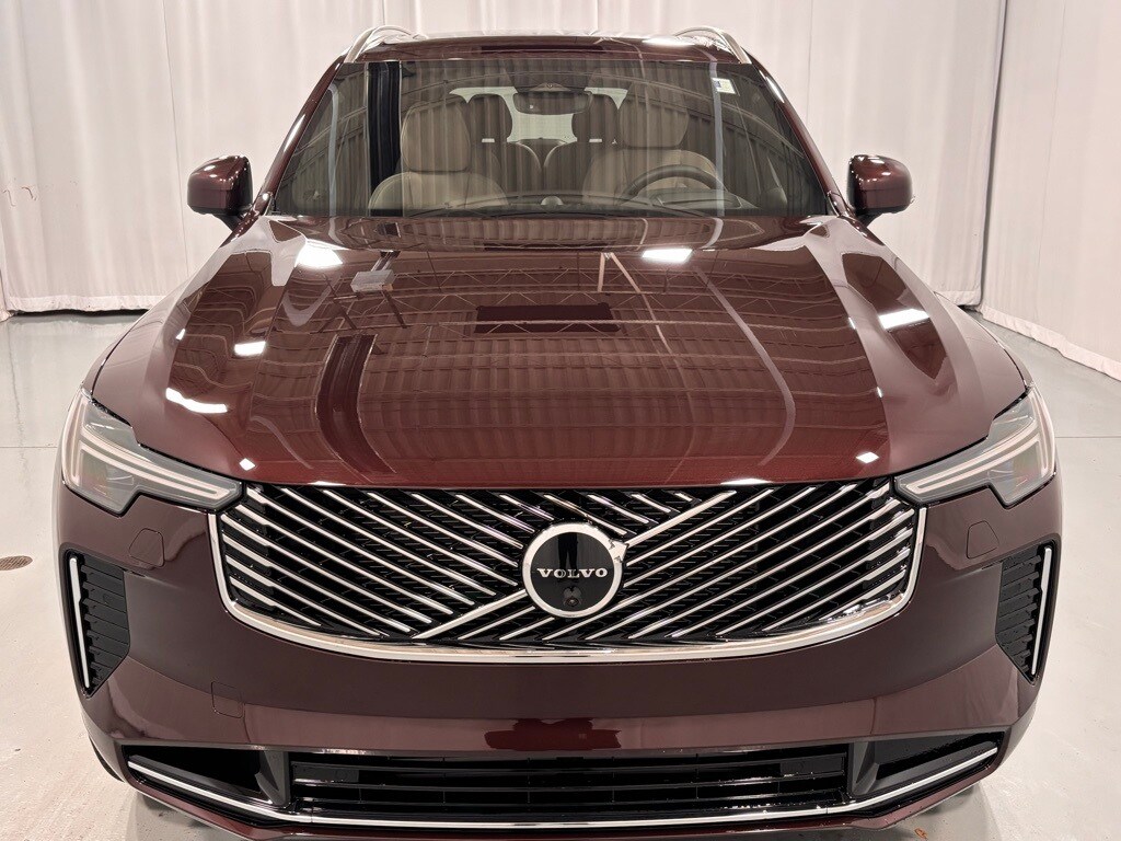 2026 Volvo XC90 T8 photo 3