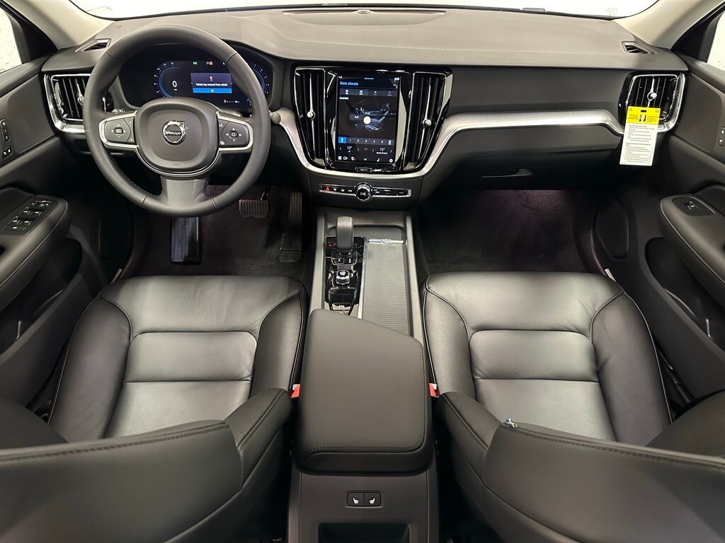 2024 Volvo S60 B5 Core photo 2