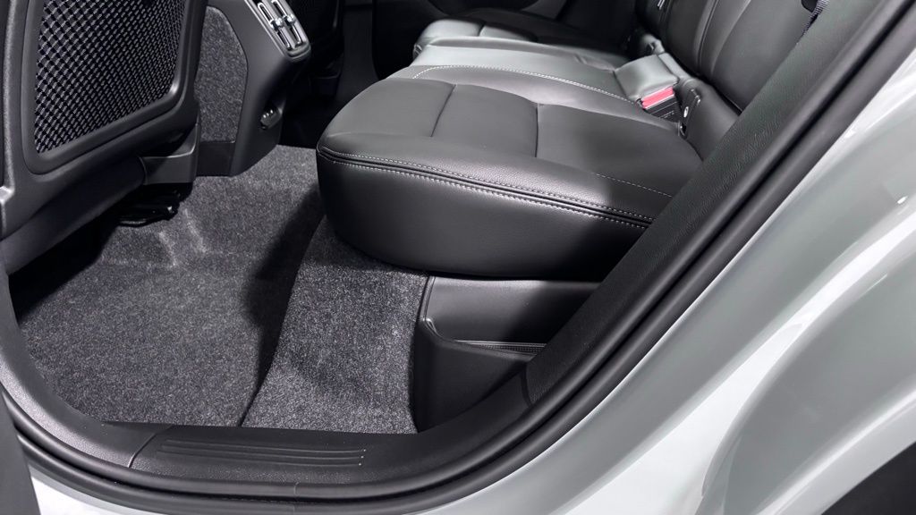 2026 Volvo XC40 Plus - Photo 19