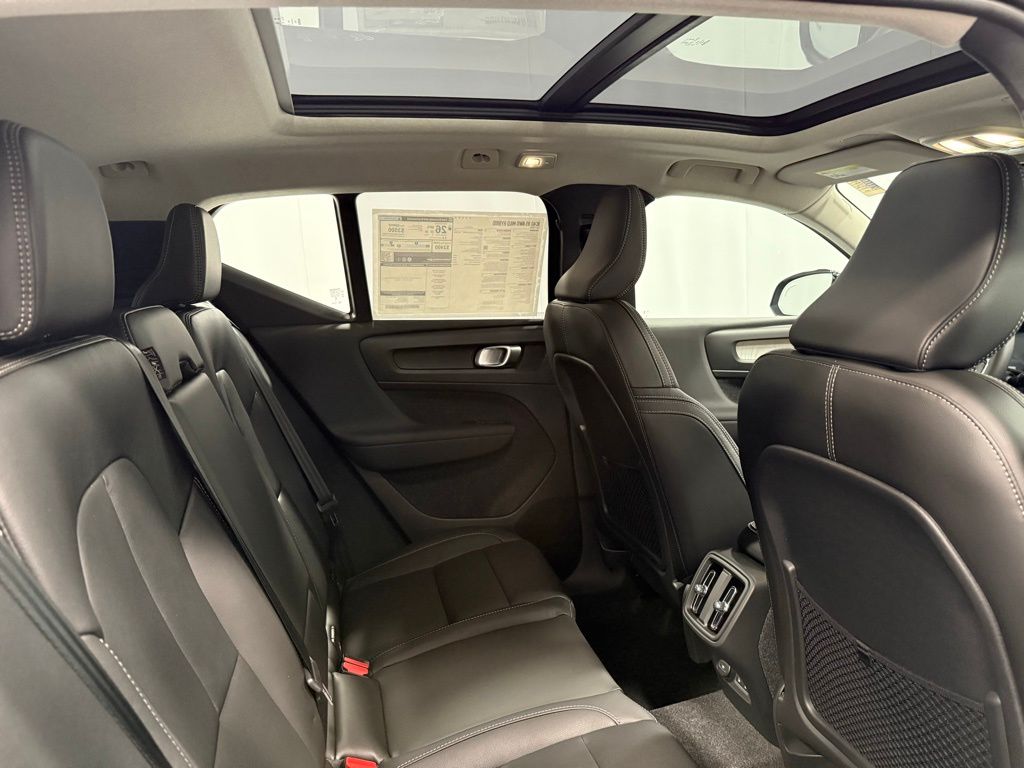 2026 Volvo XC40 Ultra - Photo 21