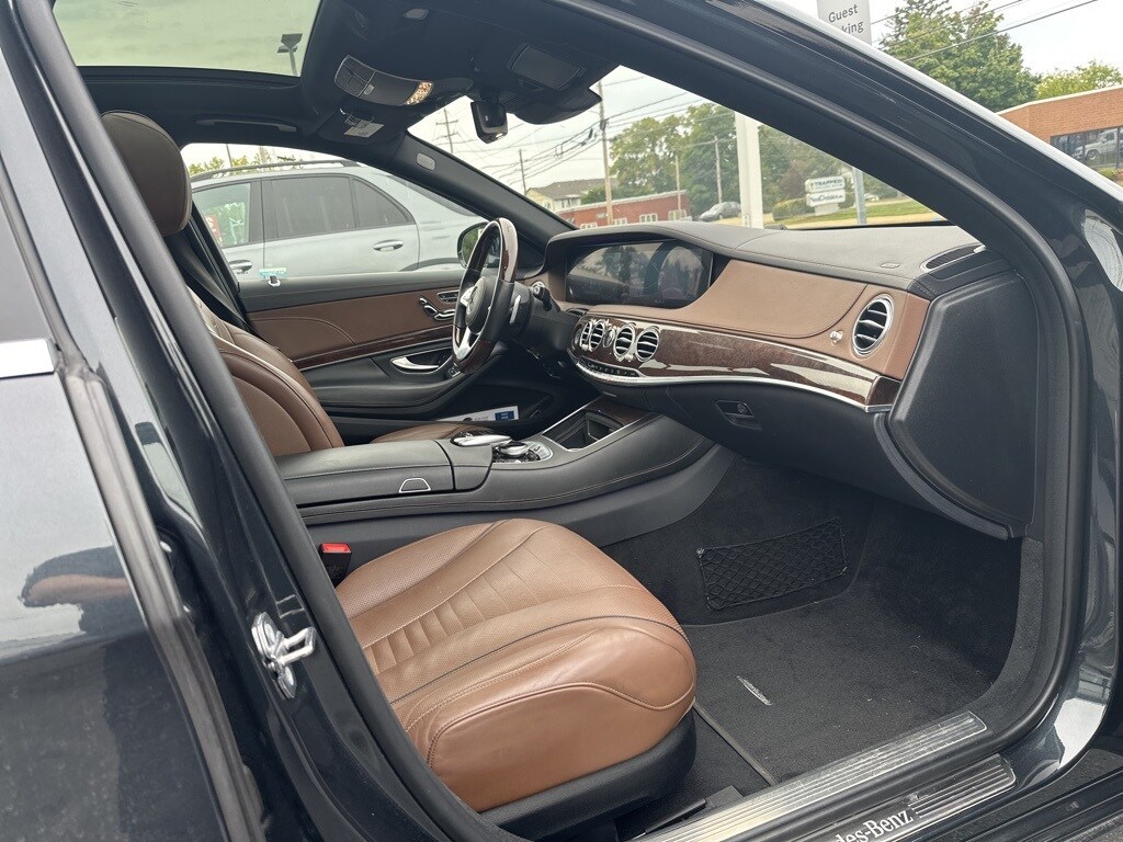 2019 Mercedes Benz S photo 2