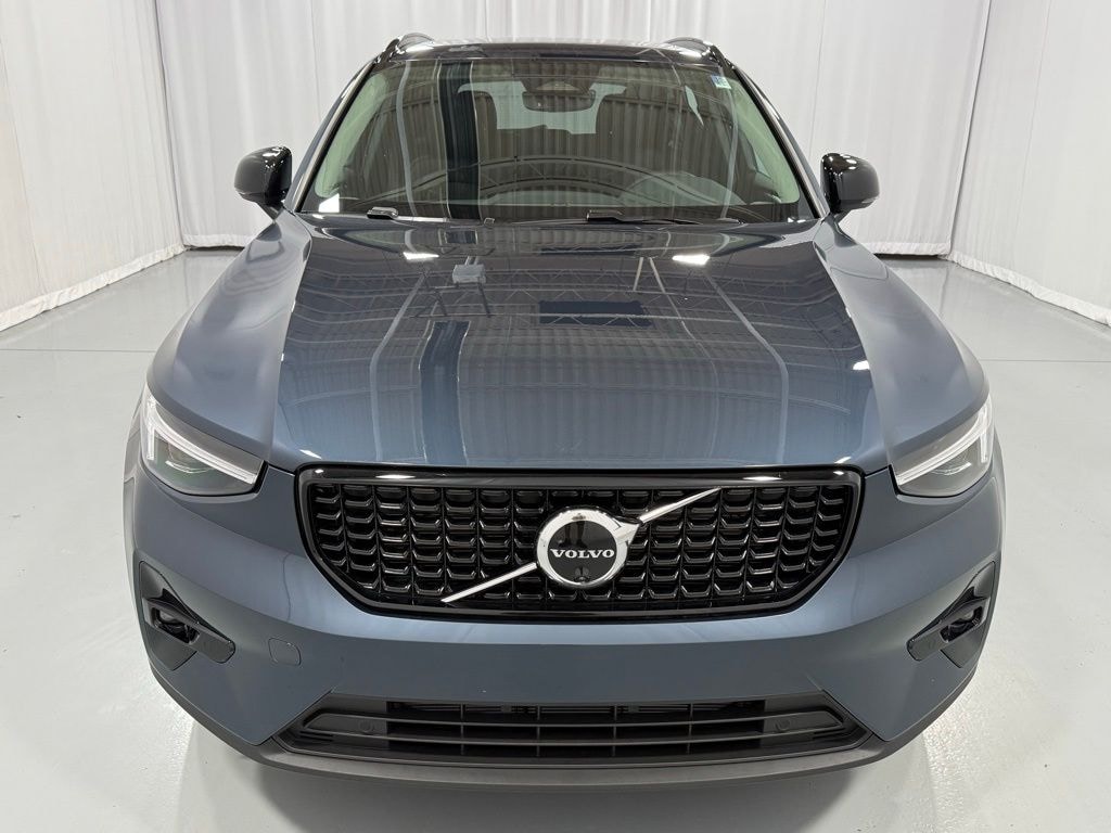 New 2026 Volvo XC40 B5 Ultra SUV