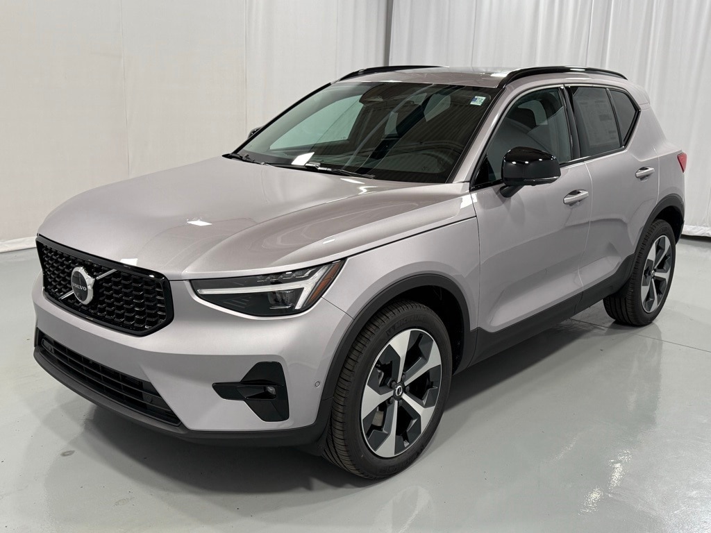 2026 Volvo XC40 Plus's photo