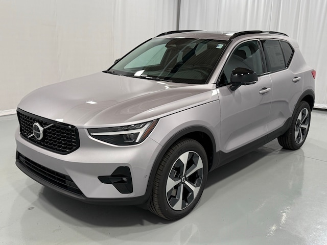 2026 Volvo XC40 B5 Plus AWD SUV