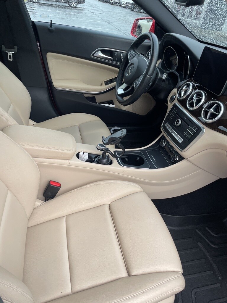 2018 Mercedes Benz CLA 250 4MATIC photo 2