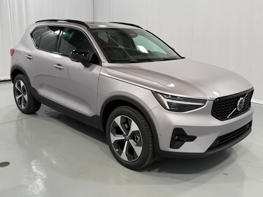 New 2026 Volvo XC40 B5 Plus SUV
