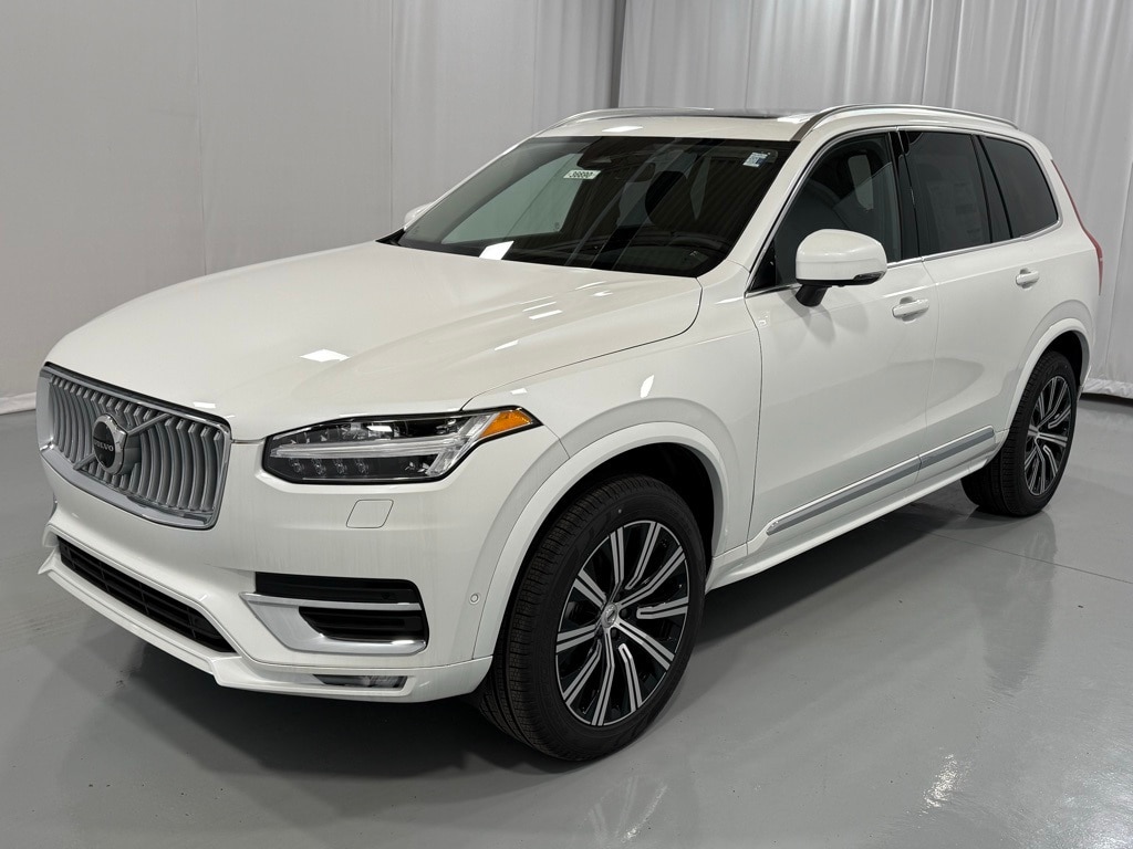 2025 Volvo XC90 Plus's photo
