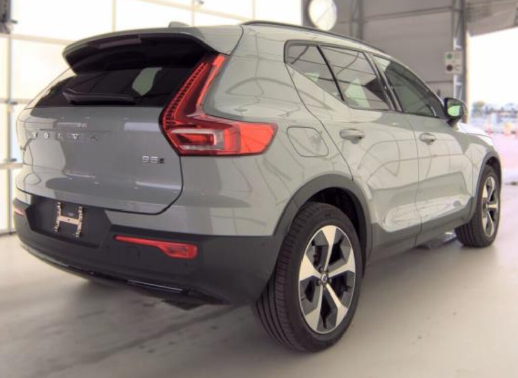 Used 2026 Volvo XC40 B5 Plus SUV