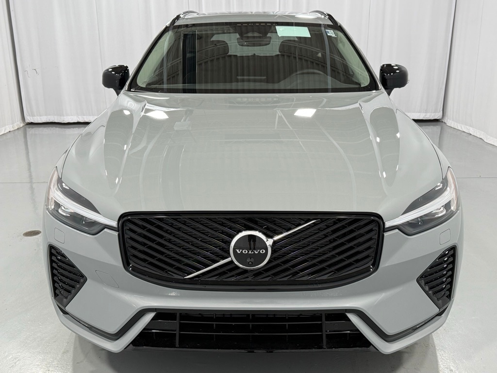 New 2026 Volvo XC60 B5 Plus SUV
