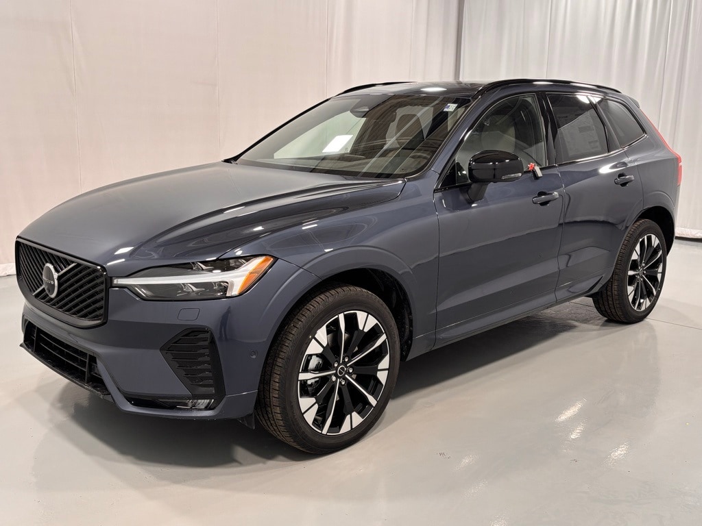 2026 Volvo XC60 Plus's photo