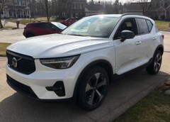 Used 2023 Volvo XC40 B5 Plus Dark Theme SUV YV4L12UWXP2978019 near Cleveland