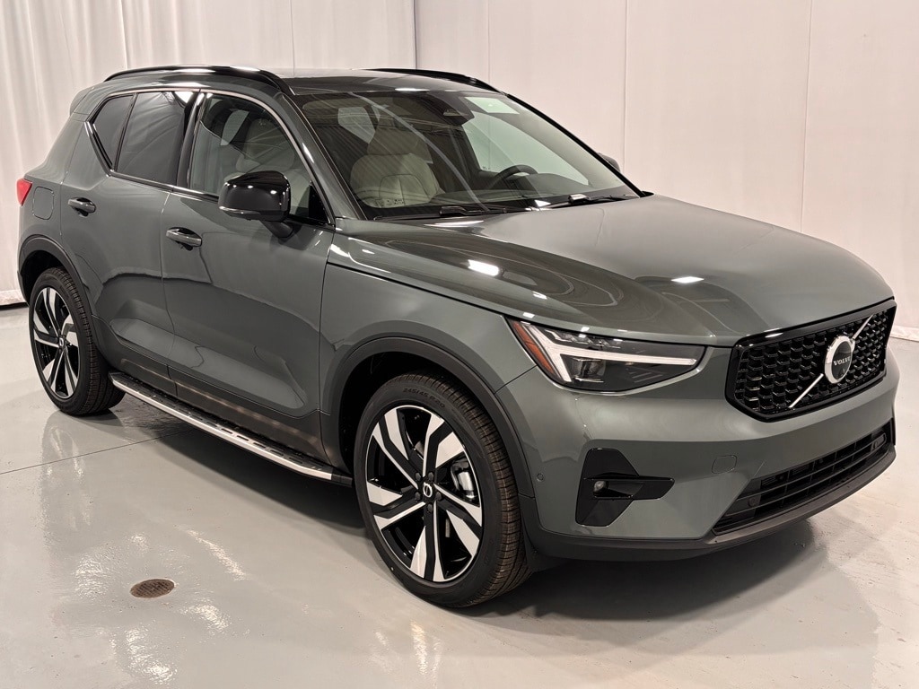 New 2026 Volvo XC40 B5 Ultra SUV