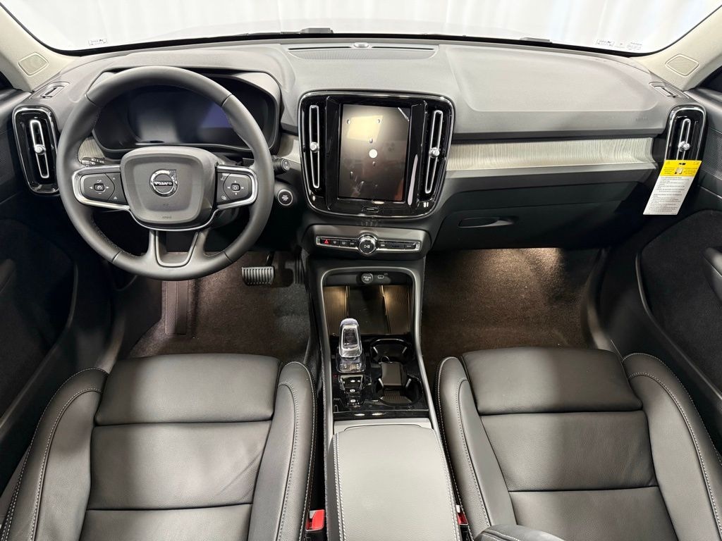 New 2026 Volvo XC40 B5 Plus SUV