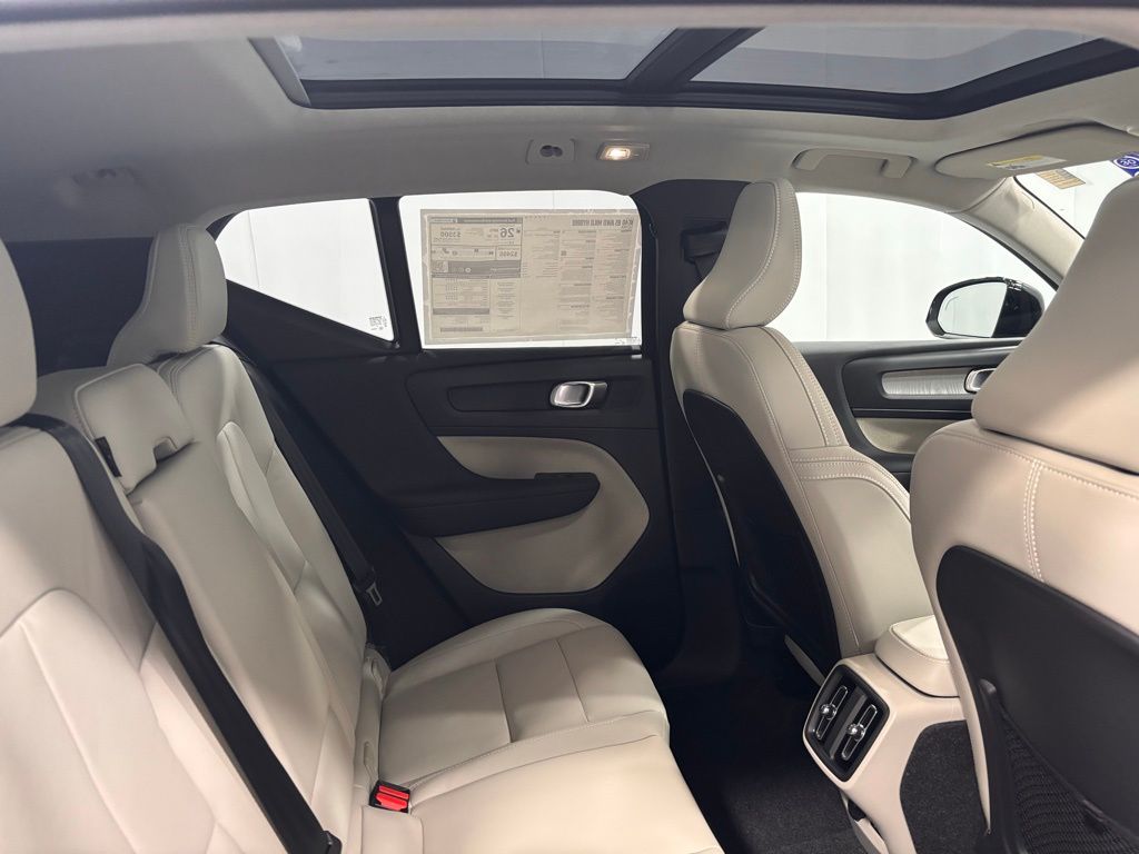 2026 Volvo XC40 Ultra - Photo 21