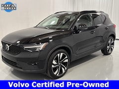 Used 2025 Volvo XC40 B5 Plus Dark Theme SUV YV4L12UC4S2498380 near Cleveland