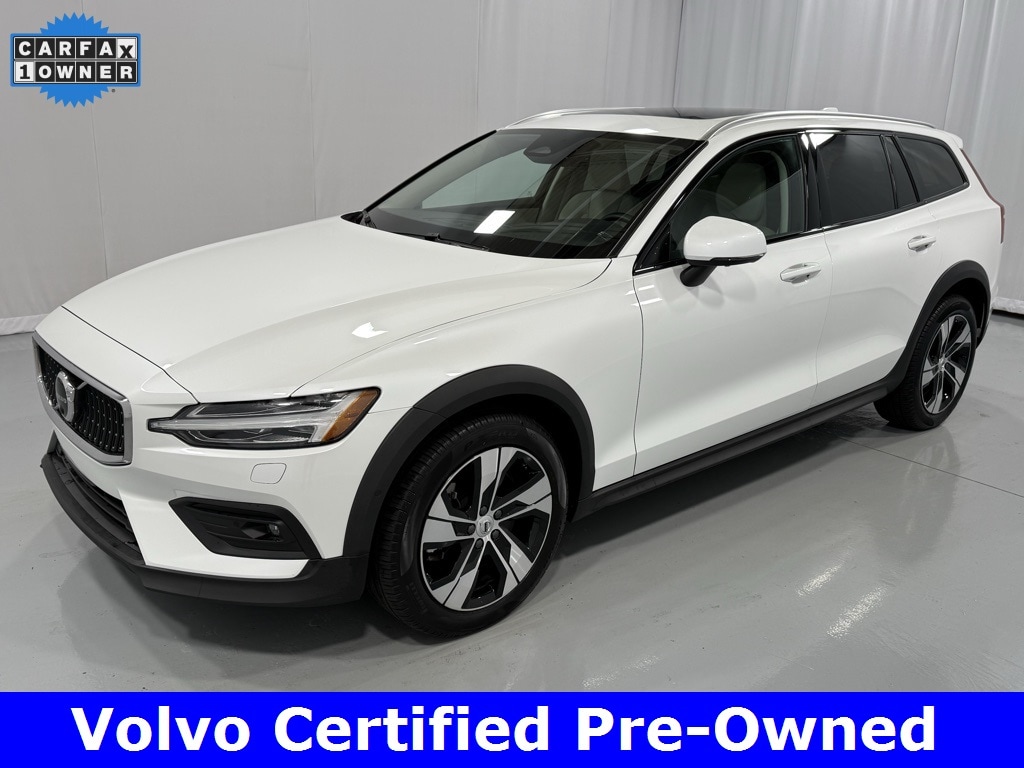 2023 Volvo V60 Cross Country B5 Plus