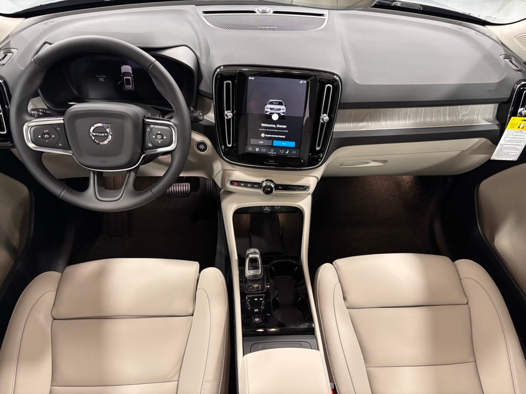 New 2026 Volvo XC40 B5 Ultra SUV