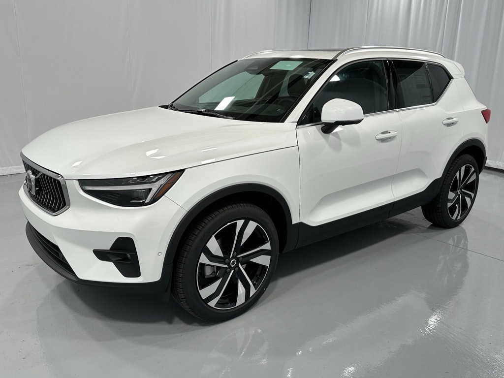 2025 Volvo XC40