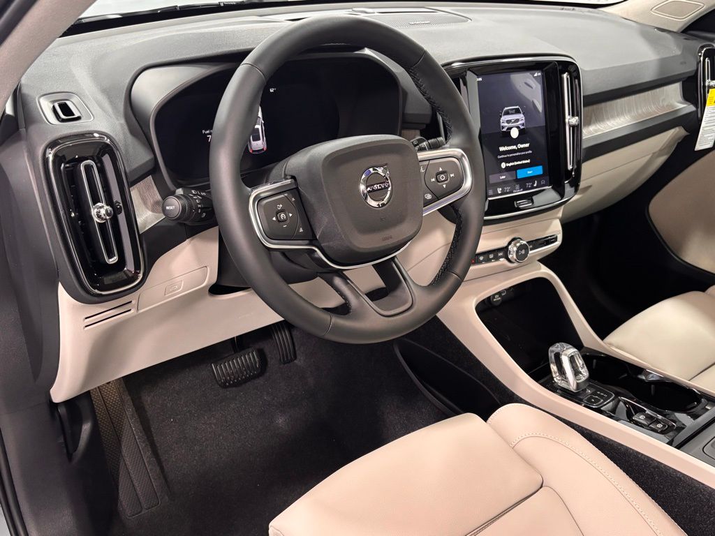 2026 Volvo XC40 Ultra - Photo 10