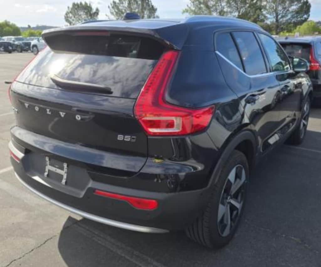 Certified 2025 Volvo XC40 B5 Plus Bright Theme SUV