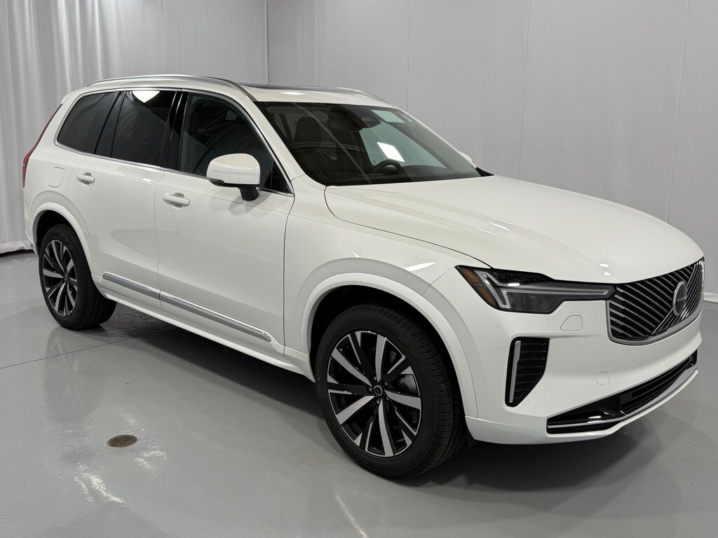 2025 Volvo XC90 Core photo 4