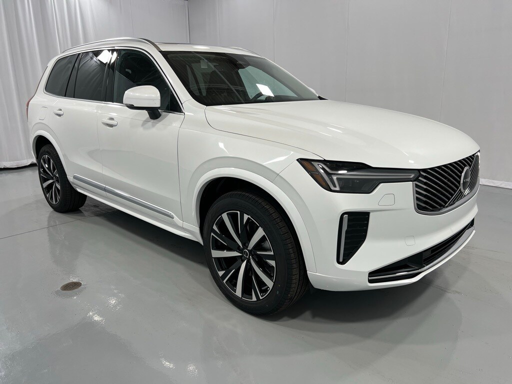 2025 Volvo XC90 B5 photo 4