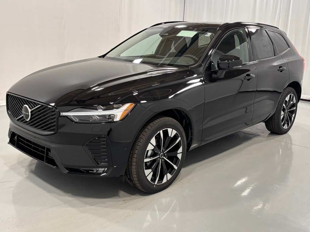 2026 Volvo XC60 Plus's photo
