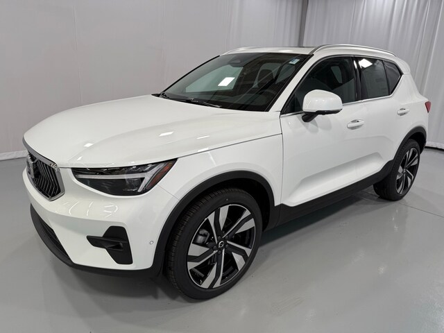 2025 Volvo XC40 B5 Ultra Bright Theme AWD SUV