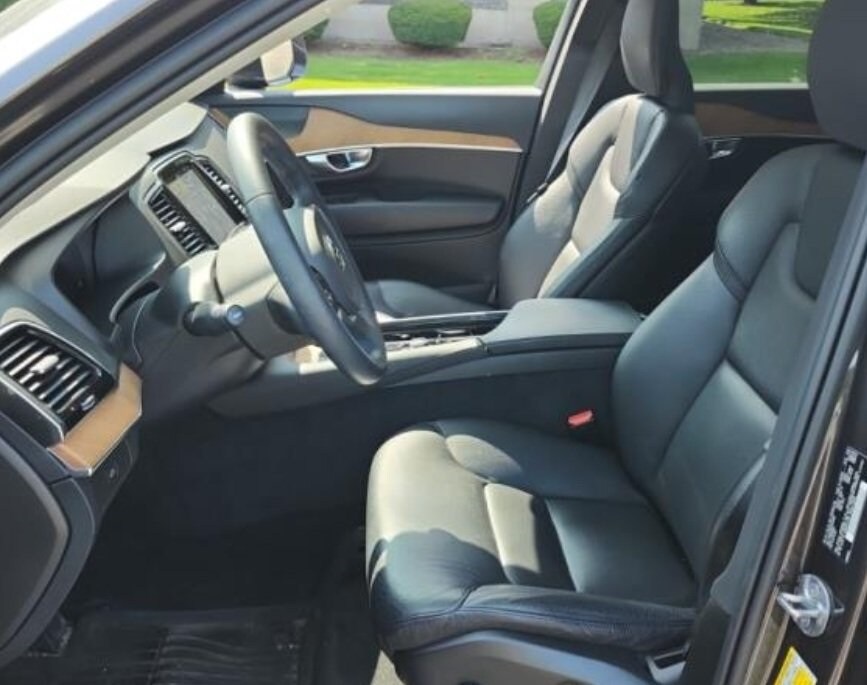2023 Volvo XC90 AWD Plus photo 2