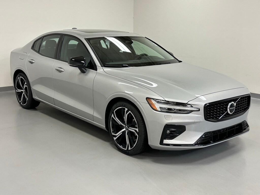 2024 Volvo S60 B5 Core photo 4