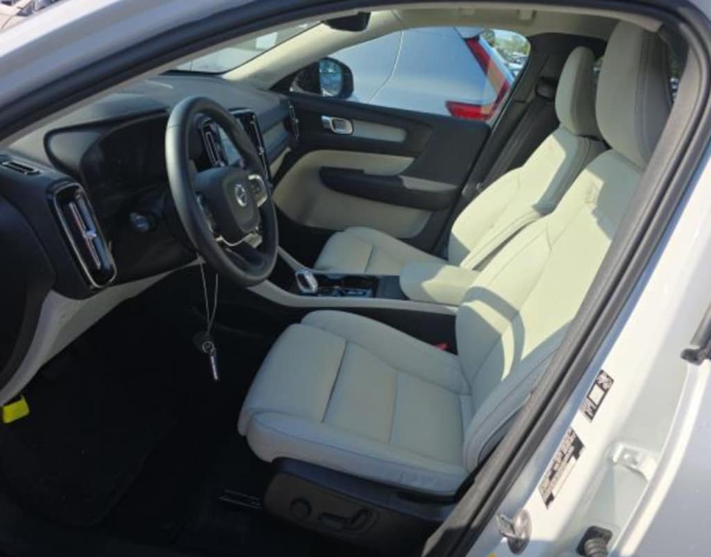 Used 2026 Volvo XC40 B5 Plus SUV