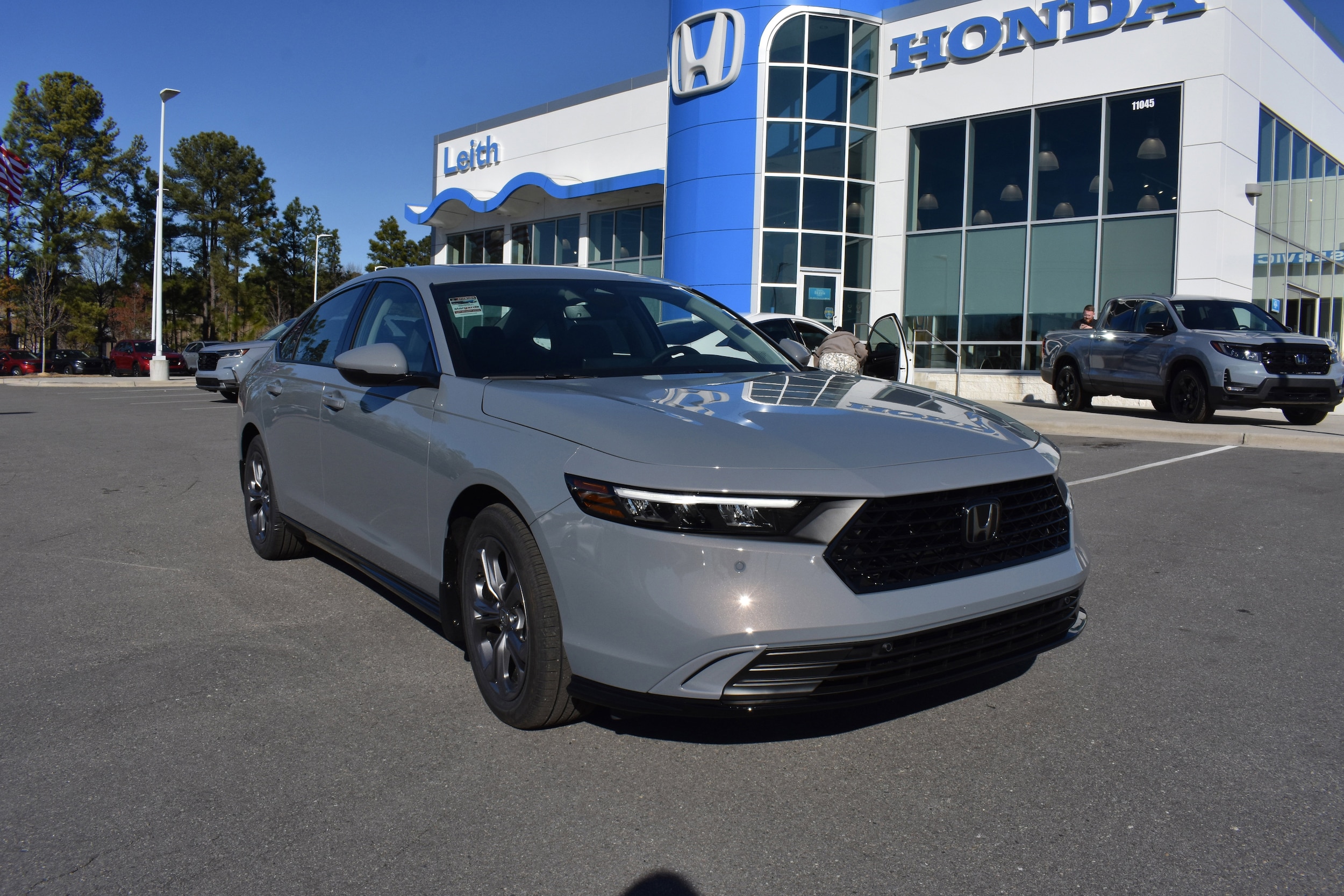 2025 Honda Accord Hybrid EX-L's photo