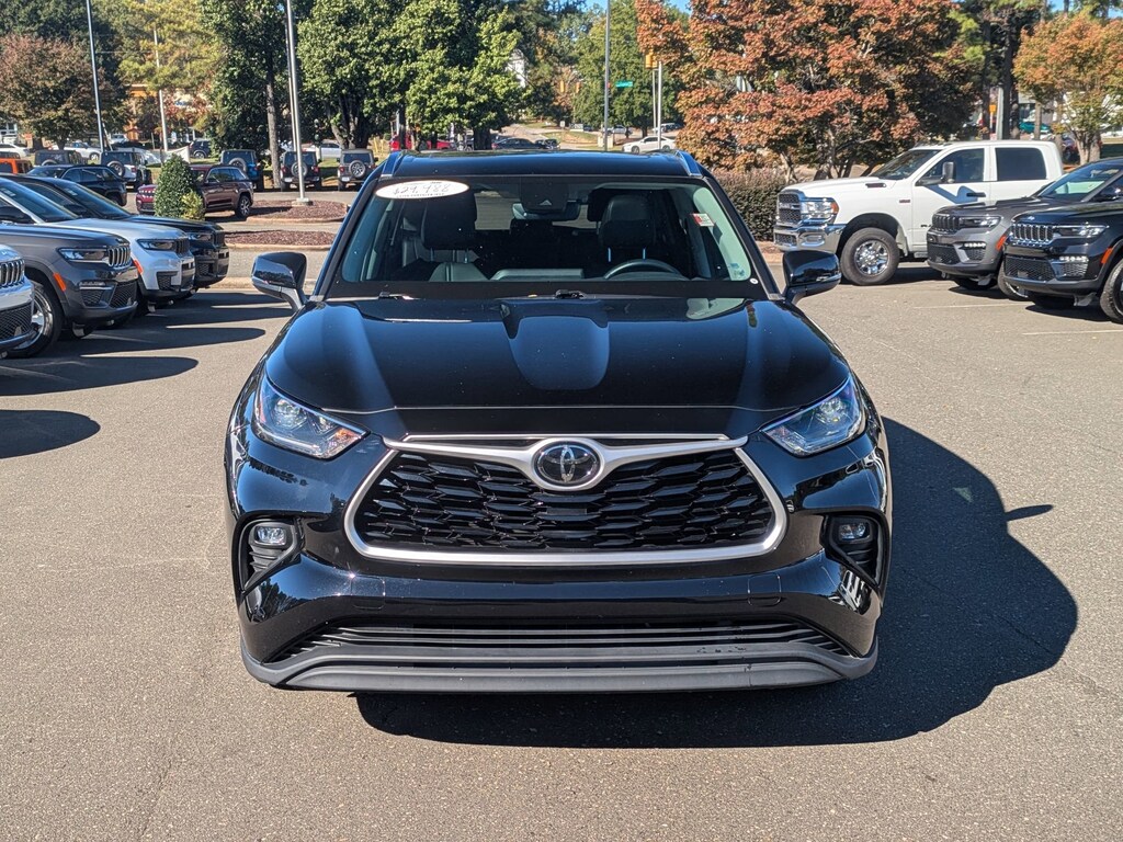 Used 2021 Toyota Highlander XLE SUV