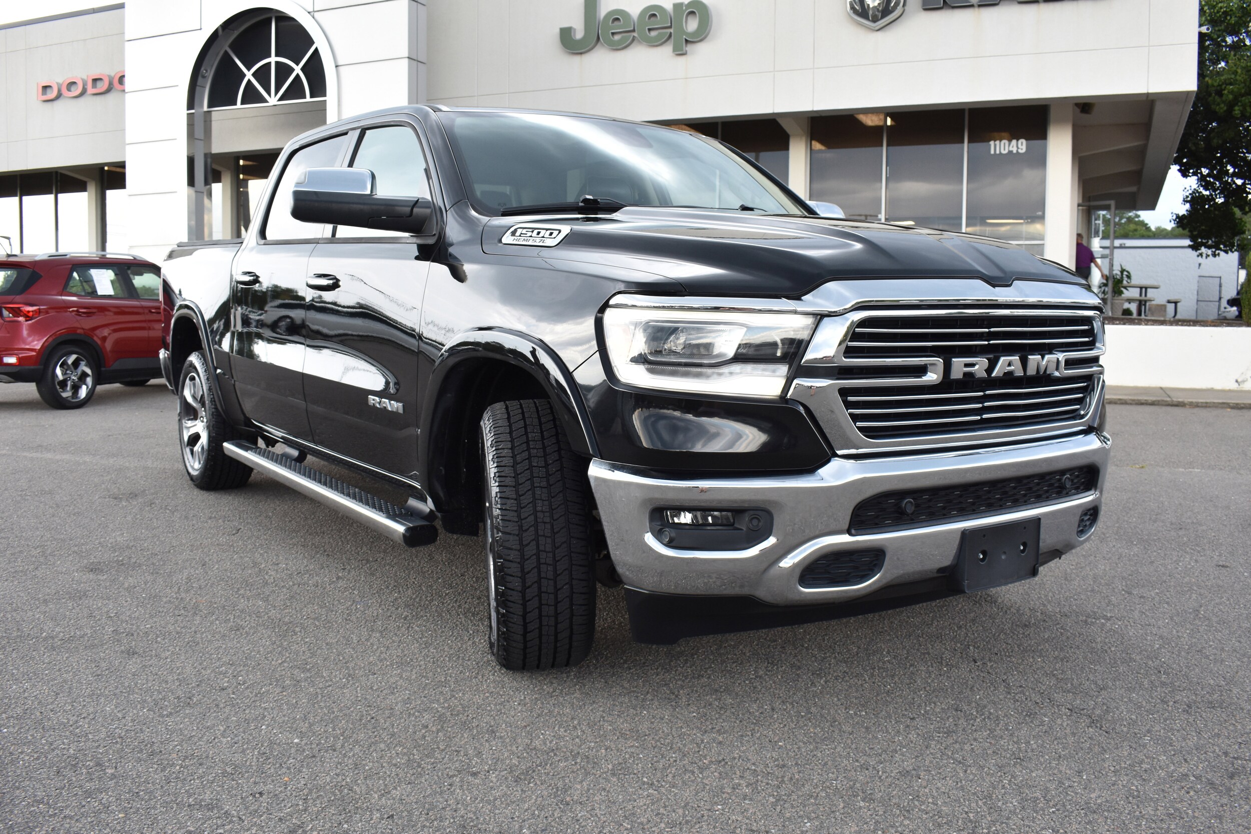 2019 Ram 1500 Laramie photo 2