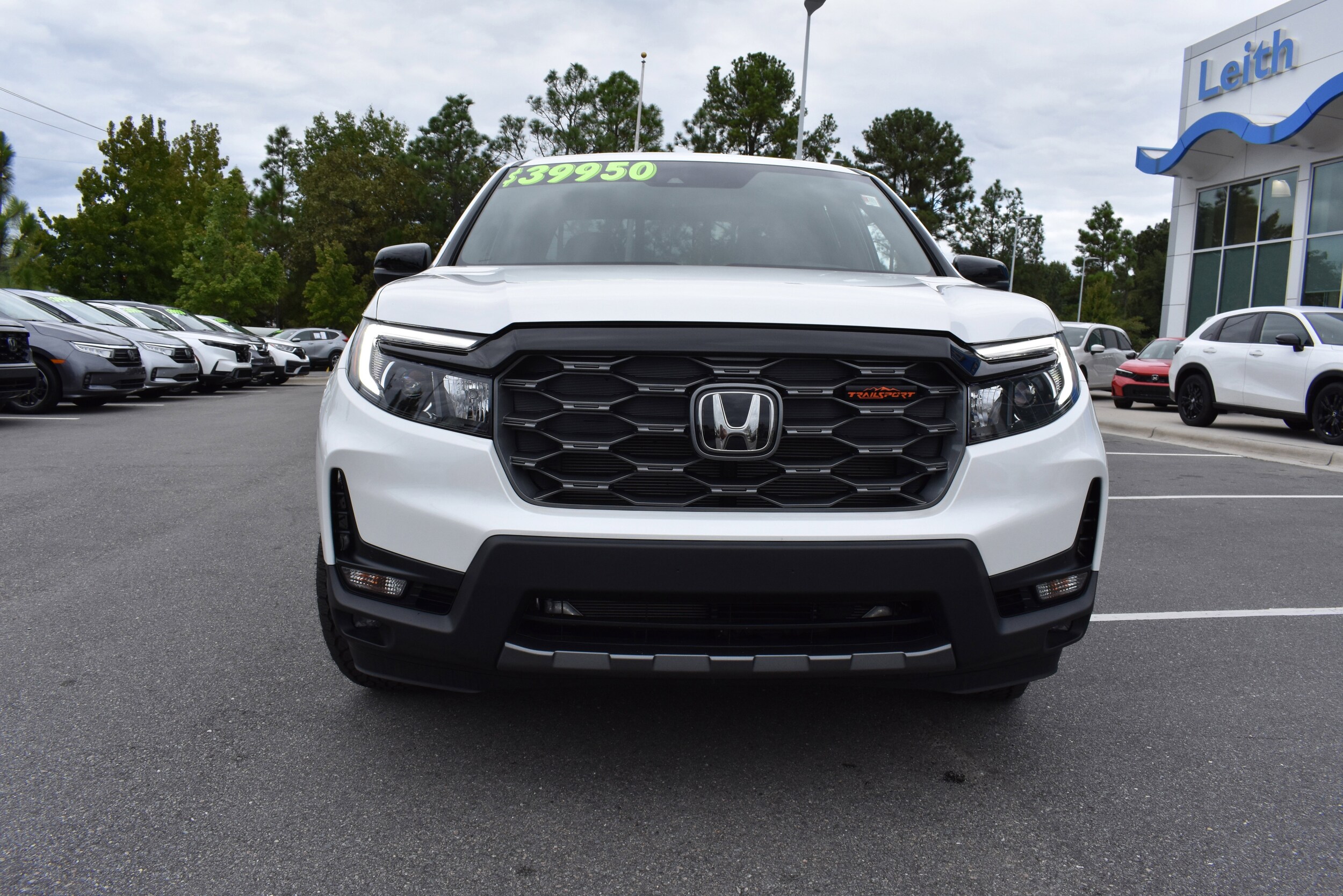 2025 Honda Ridgeline TrailSport photo 2