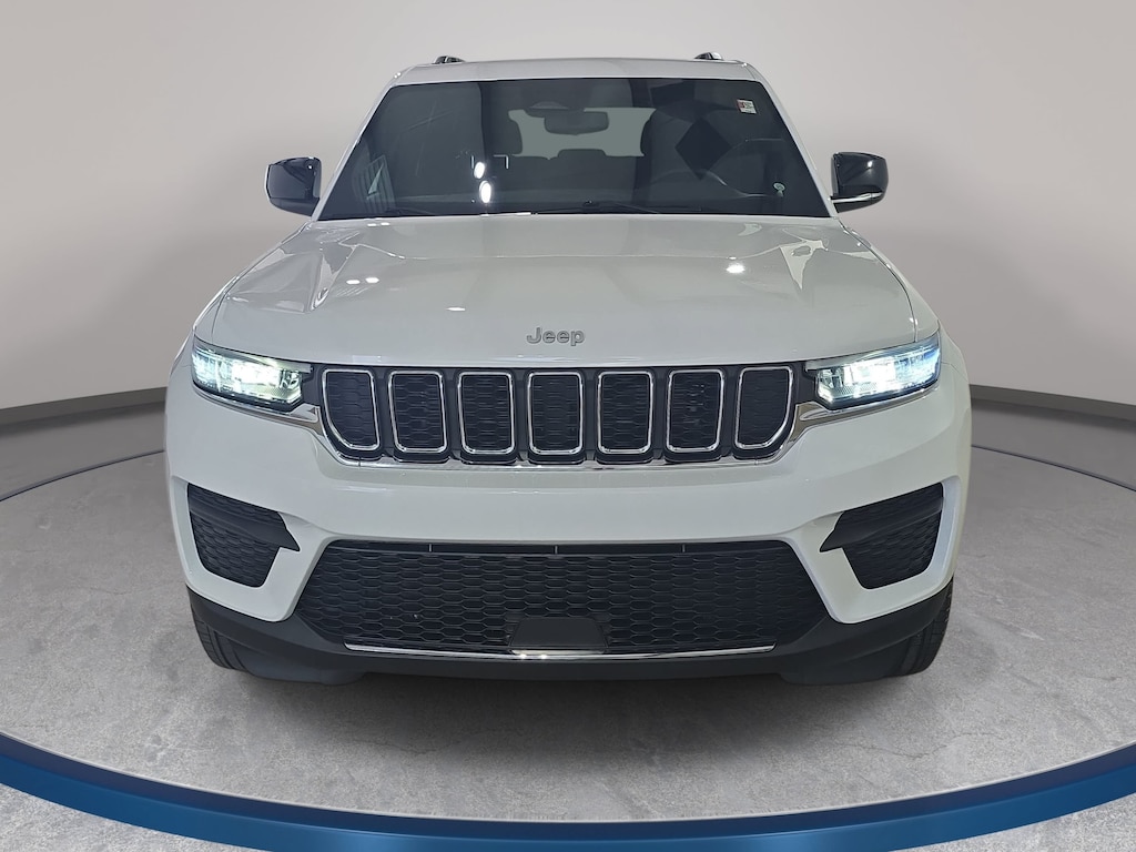Used 2024 Jeep Grand Cherokee Laredo SUV