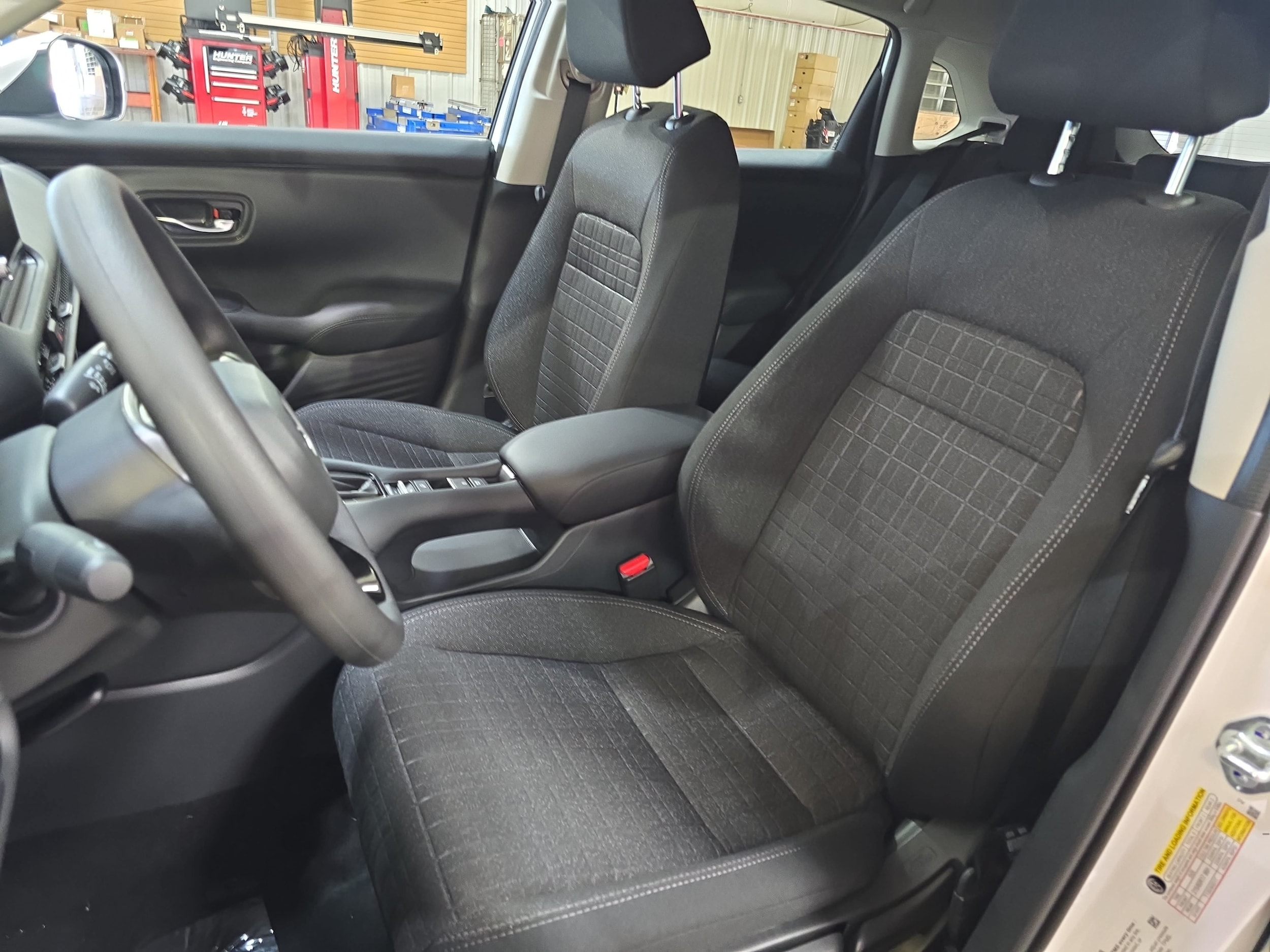 2027 Honda HR-V LX - Photo 12