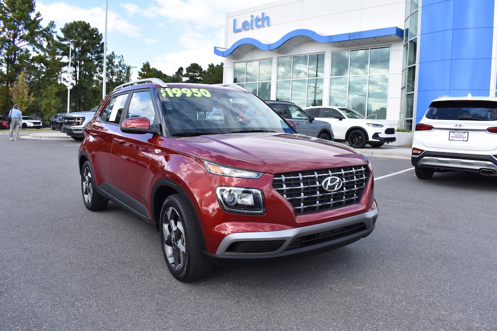 Used 2024 Hyundai Venue SEL SUV