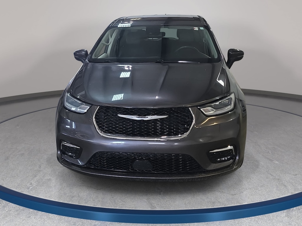 Used 2023 Chrysler Pacifica Touring L Van Passenger Van