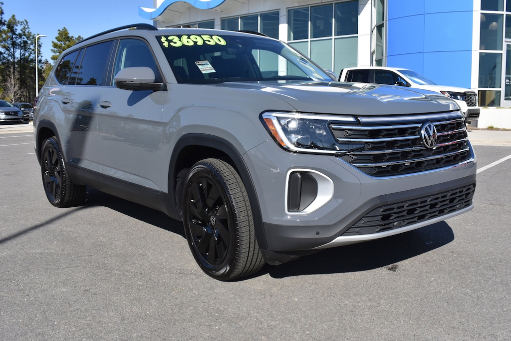 Used 2025 Volkswagen Atlas 2.0T SE w/Technology SUV