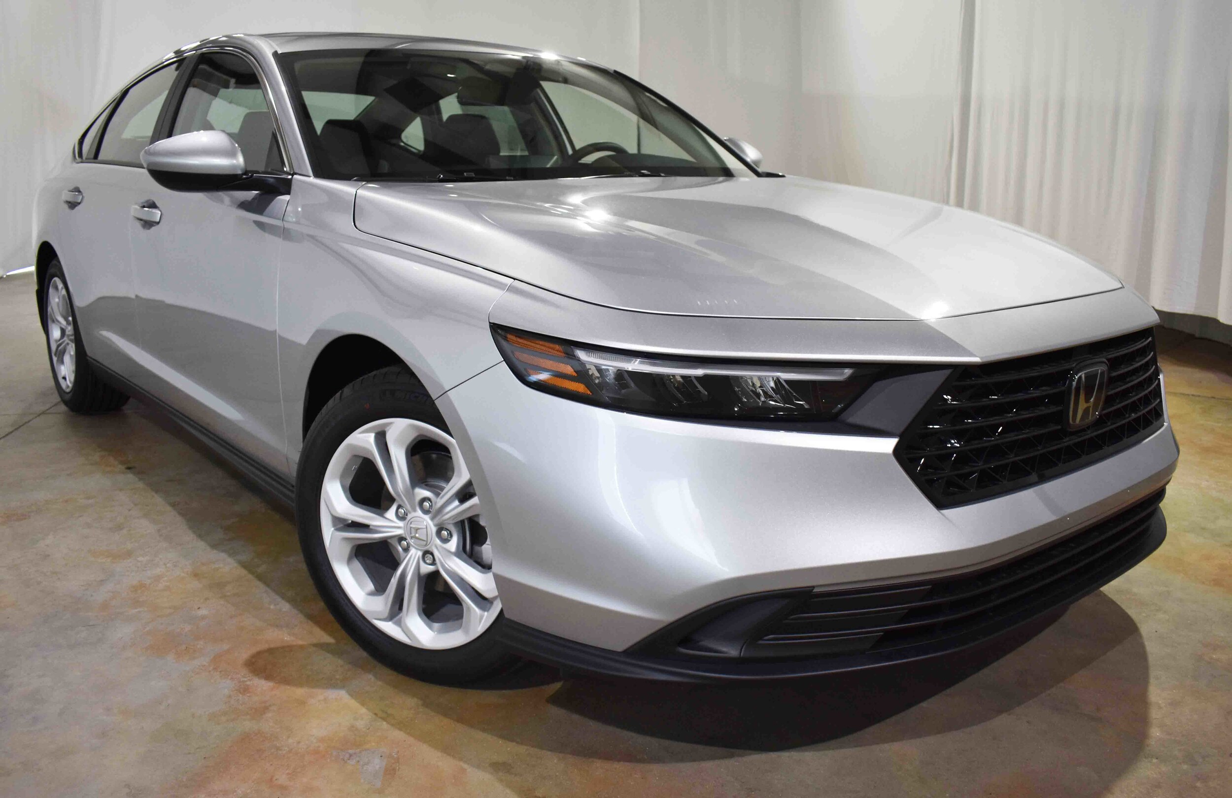2025 Honda Accord LX photo 2