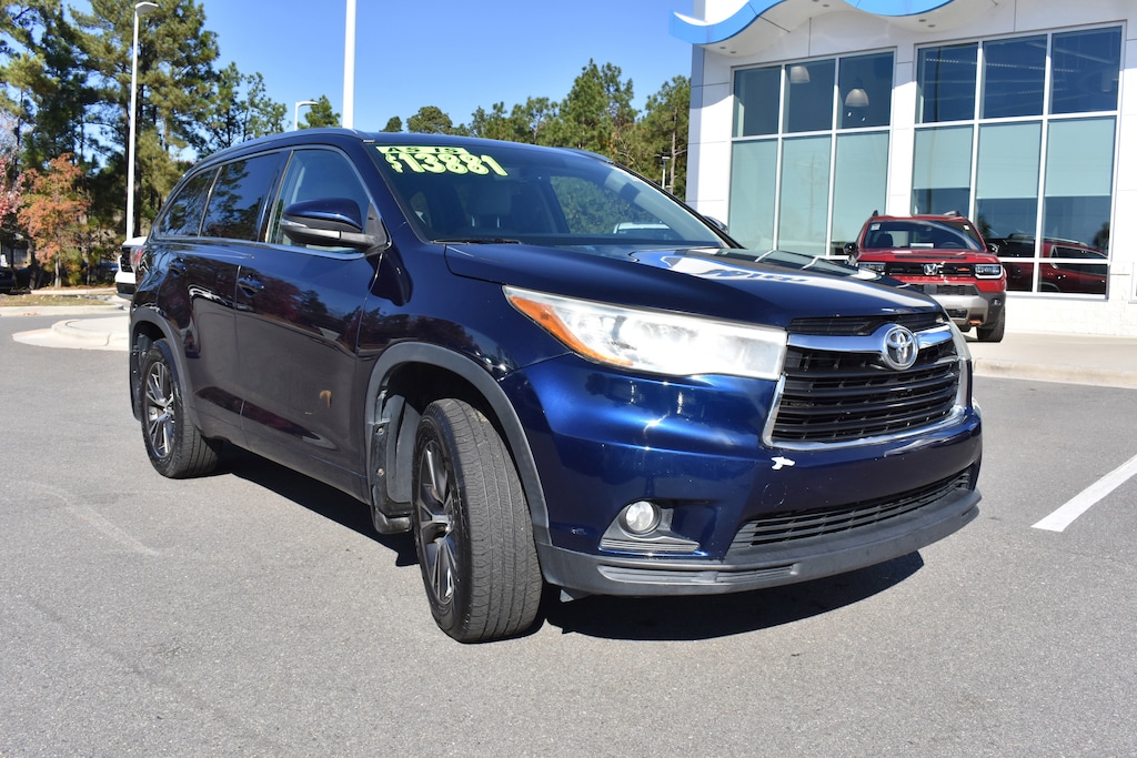 Used 2016 Toyota Highlander XLE V6 SUV