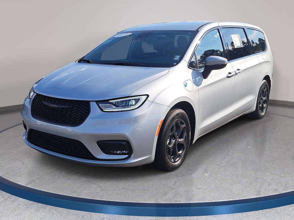Used 2023 Chrysler Pacifica Plug-In Hybrid Touring L Van Passenger Van