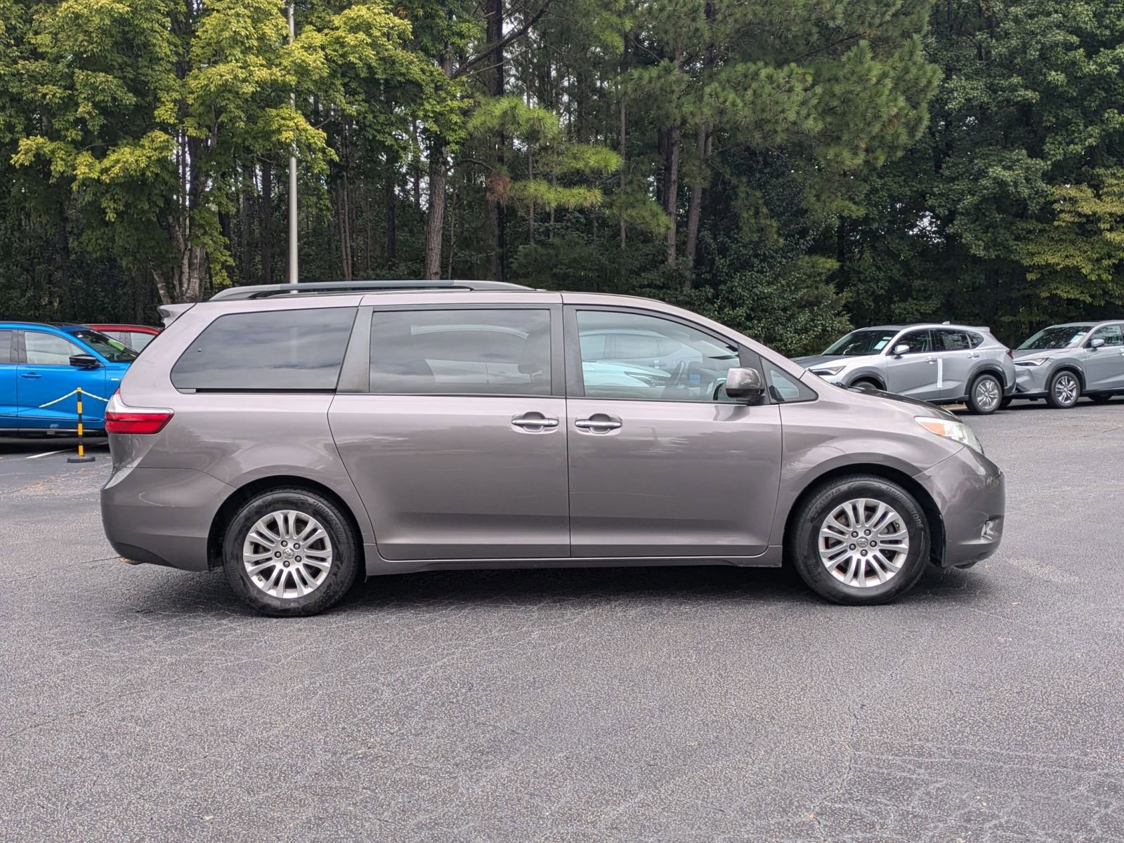 2015 Toyota Sienna XLE Premium photo 4